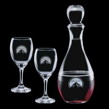 33 Oz. Carberry Decanter with 2 Wine Glasses