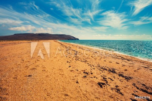Beatiful deserted sand beach - 901149133