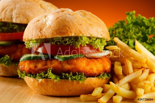 Big hamburger, French fries  and vegetables - 900028227