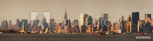 New York City Manhattan with Statue of Liberty - 900150292
