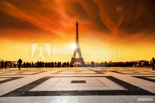 Torre Eiffel al tramonto - 901139967