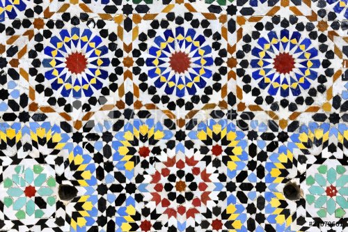 Traditional mosaic or zellij on fountain in Moulay Idriss - 901139523