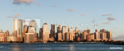 Manhattan Finantial District at sunset panorama from Jersey city - 900396216