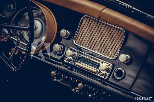 Classic vintage car stereo - 901155044
