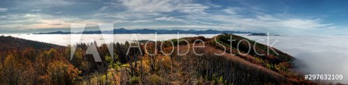 Breathtaking Scenery in Autumn over the Alps and Vienna Woods with sea of fog... - 901155341