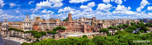 Landmarks of Rome .Panoramic view of piazza Venezia and Trajan market. - 901155468