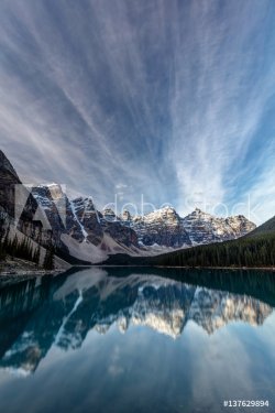 Dawn at Moraine Lake in Banff National Park, Alberta, Canada - 901155968