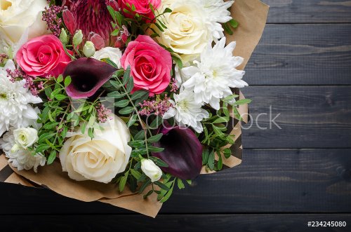 A bouquet of flowers. - 901152571
