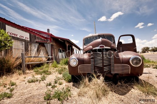 Abandoned restaraunt on route 66 road in USA - 901147781