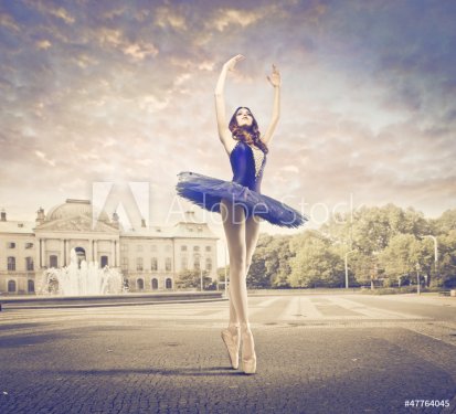 Ballerina in the Town - 901084575