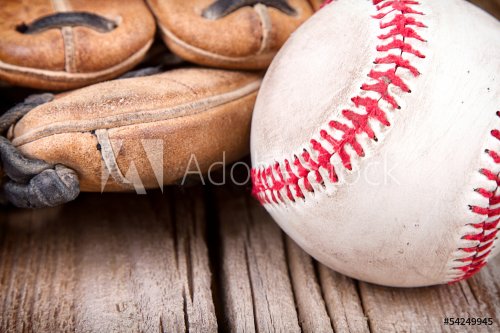 baseball and mitt on wooden background - 901143462