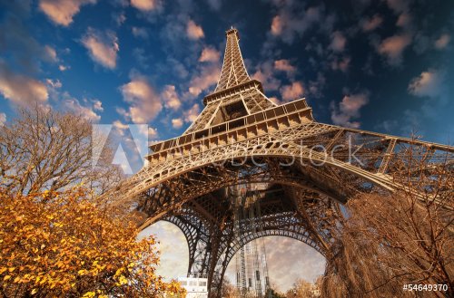 Beautiful colors of Eiffel Tower and Paris Sky - 901139068