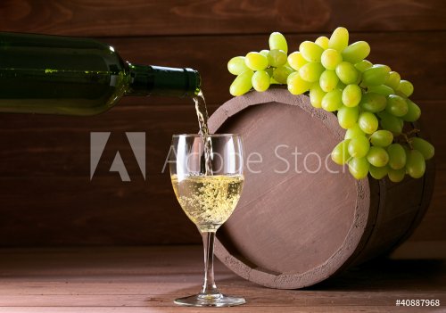 bottle of vine - 900723664