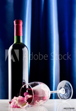 Bottle of wine - 900590282