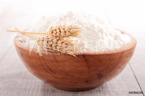 bowl of flour - 900623323