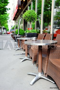 Cafe terrace in Paris - 901146535