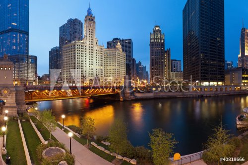 Chicago Riverside. - 900451824