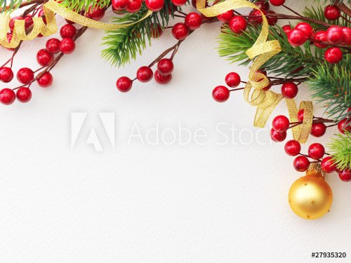 Christmas Pine and Berries - 900636332