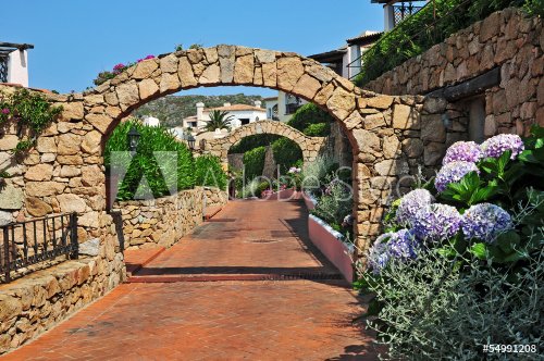 Costa Smeralda, Sardegna - case tipiche villaggio turistico - 901146481
