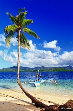 discovering tropical islands - 900590411