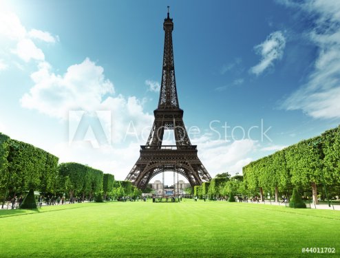 Eiffel tower in Paris, France - 900655941
