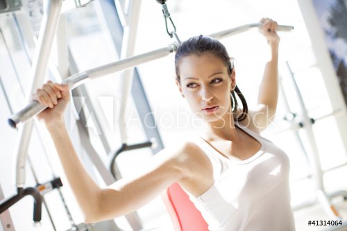 Girl in the gym - 900626422