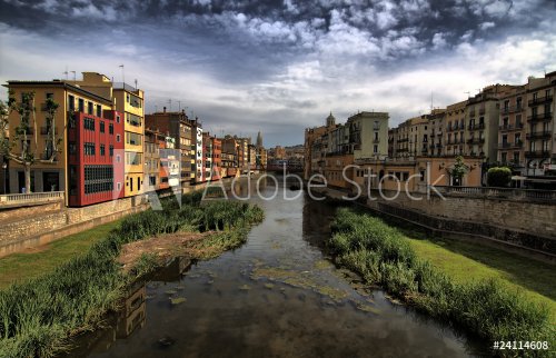 Girona, Espagne - 901141705