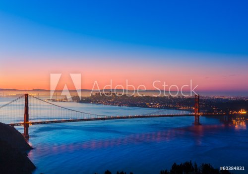 Golden Gate Bridge San Francisco sunrise California - 901141362
