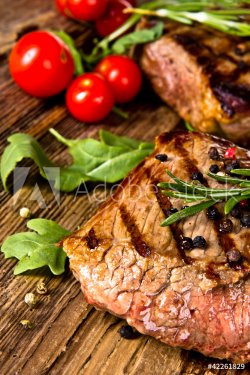 Grilled beef steak - 900444094