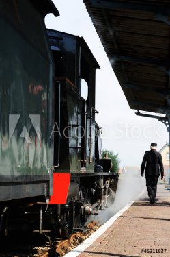 Historical steam train locomotive - 901140032