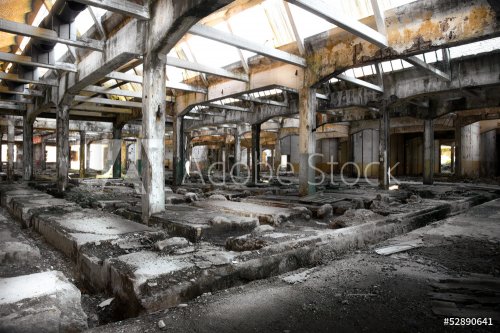 interno di fabbrica in rovina