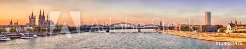 Köln Dom Panorama mit Brücke - 901152062