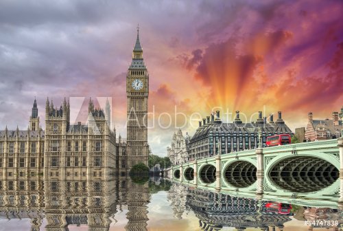 London. Beautiful view of Westminster Bridge and Houses of Parli - 901139098