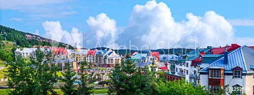 Mont tremblant village in blue sky and clouds. - 901145118