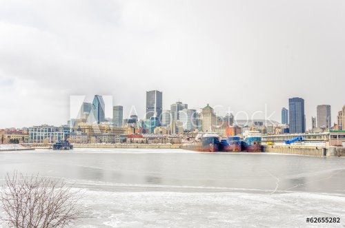 Montreal Skyline in Winter - 901149899