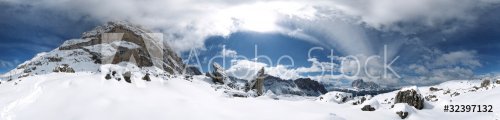 Panorama Landschaft im Winter der Dolomiten