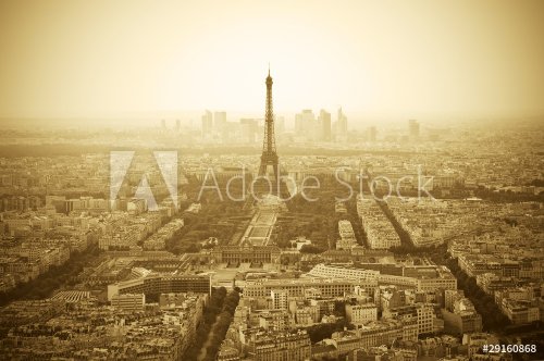 Paris skyline - 900327903