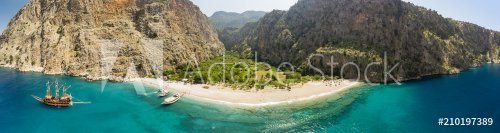 Remote beach from the air - 901151020
