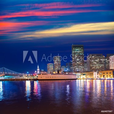 San Francisco sunset skykine from Pier 7 in California - 901141366