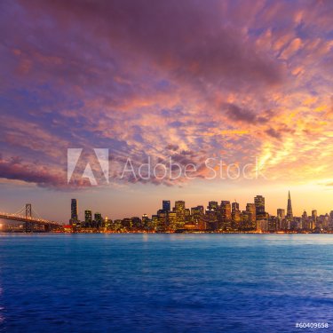 San Francisco sunset skyline California bay water reflection - 901141287