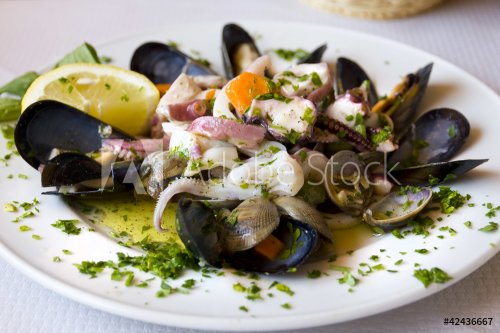Seafood salad - 900572923