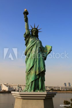 Statue of Liberty - 900296384