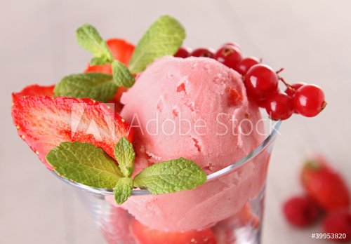 strawberry ice cream - 900623340