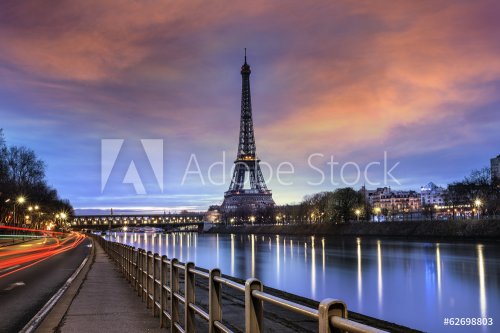 Tour Eiffel Paris et Pont Bir-Hakeim - 901144508