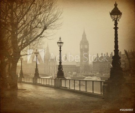 Vintage Retro Picture of Big Ben / Houses of Parliament (London) - 901153382
