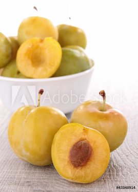 yellow plum - 900623225