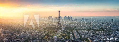 Paris Skyline Panorama bei Sonnenuntergang mit Eiffelturm - 901152060
