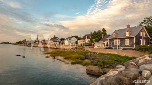 Houses facing the St. Lawrence River in Kamouraska, Quebec - 901157267
