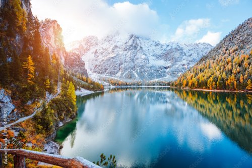 Perfect scenery of famous alpine lake Braies (Pragser Wildsee). Location Dolo... - 901157528