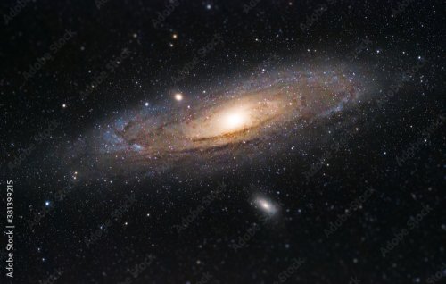 Galaxie Andromède à travers un télescope